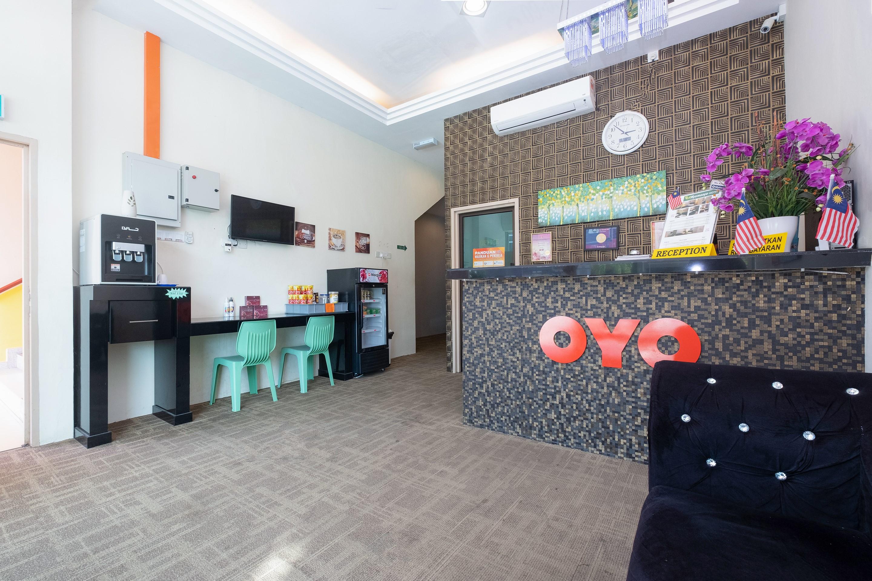 Oyo 89981 Nyamanya Hotel Куантан Экстерьер фото